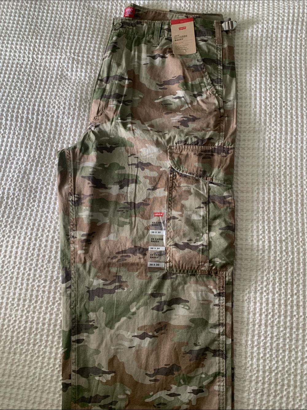 Levi's Men's Brown & Green Camo Cargos